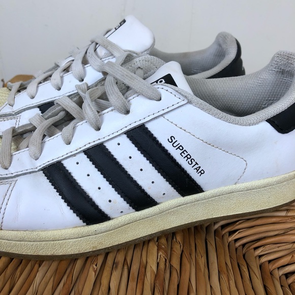 Adidas Superstar Sneakers Sz 6 - Picture 8 of 13